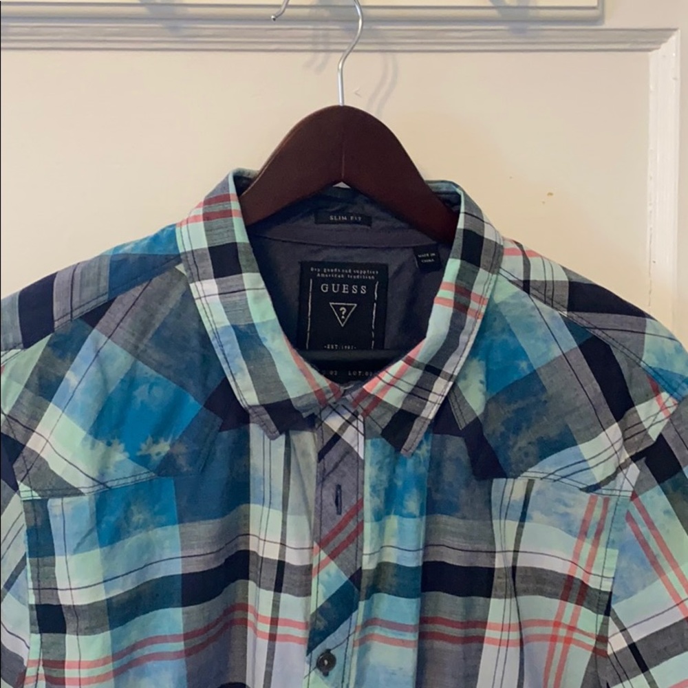 Guess - Picture 3 of 4